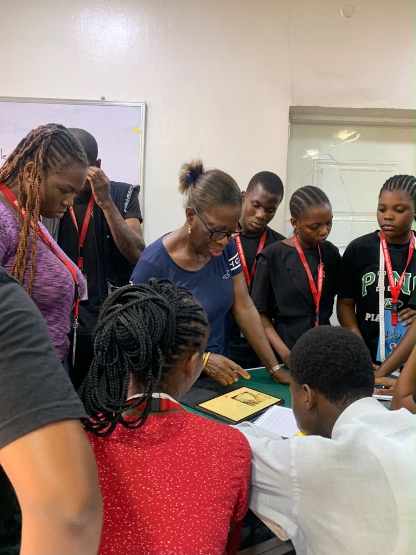 How To Choose The Right Fashion School In Nigeria:A complete Guide.